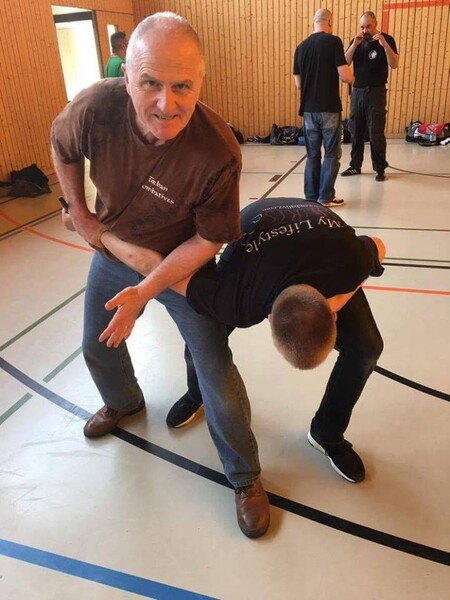 Steve Tomkins demonstrating a self-defence technique